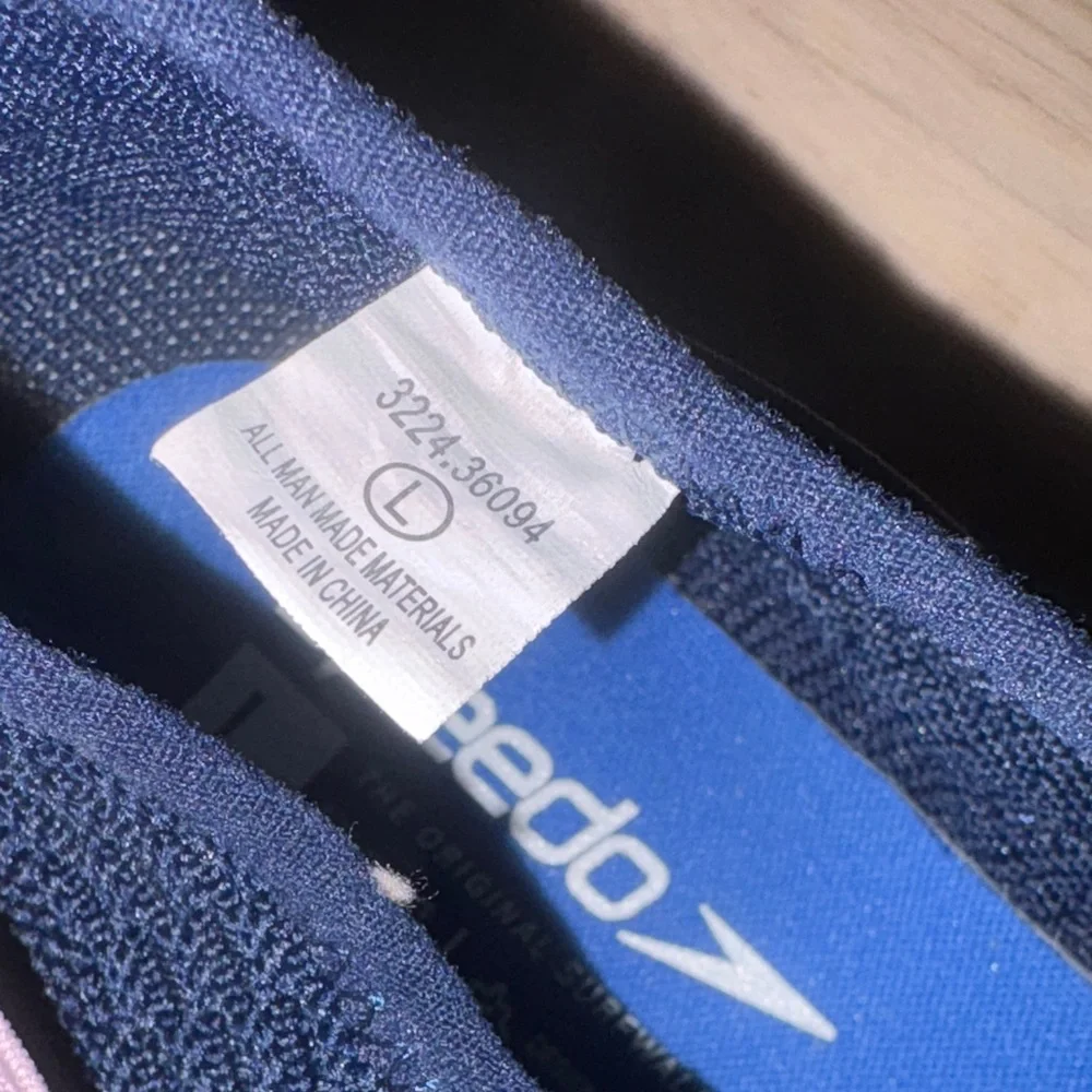 Speedo Kids Sneakers water shoes - Navy and Pink size 4/5